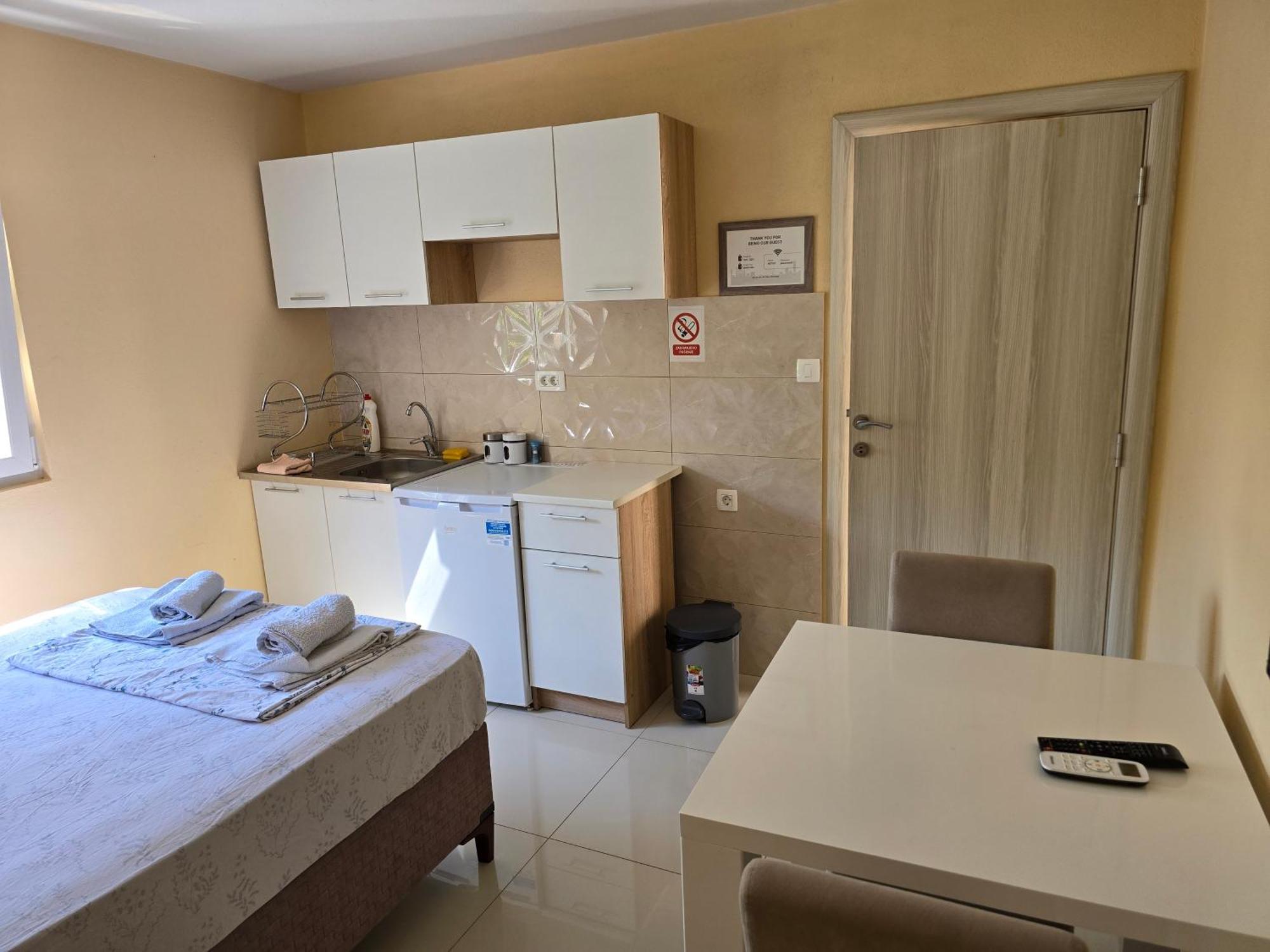 Apartman Tolosi Подгорица Екстериор снимка