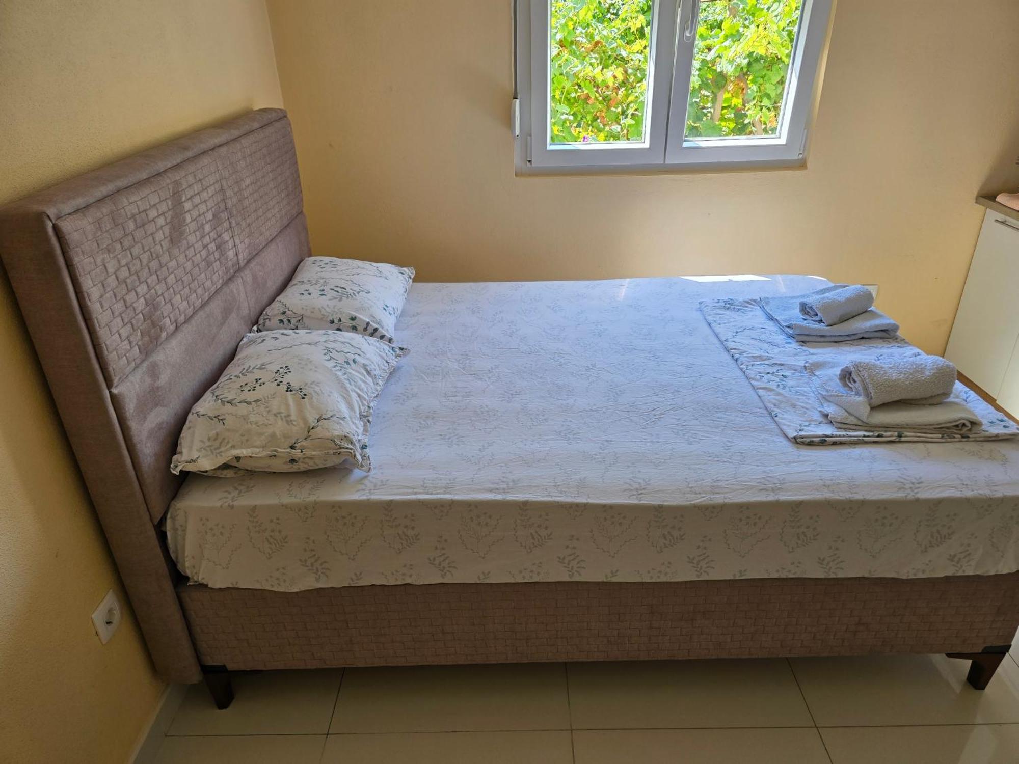 Apartman Tolosi Подгорица Екстериор снимка