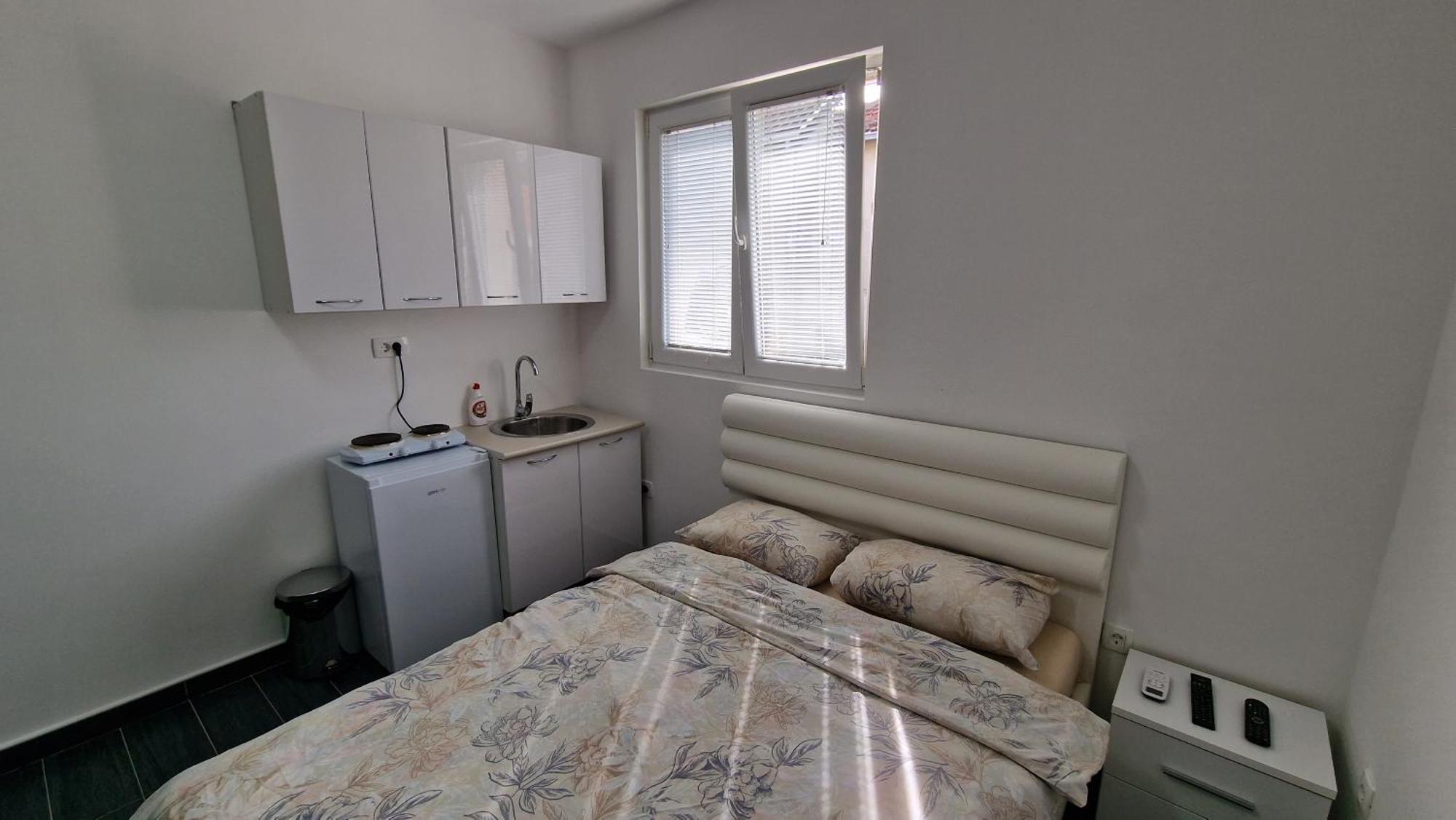 Apartman Tolosi Подгорица Екстериор снимка